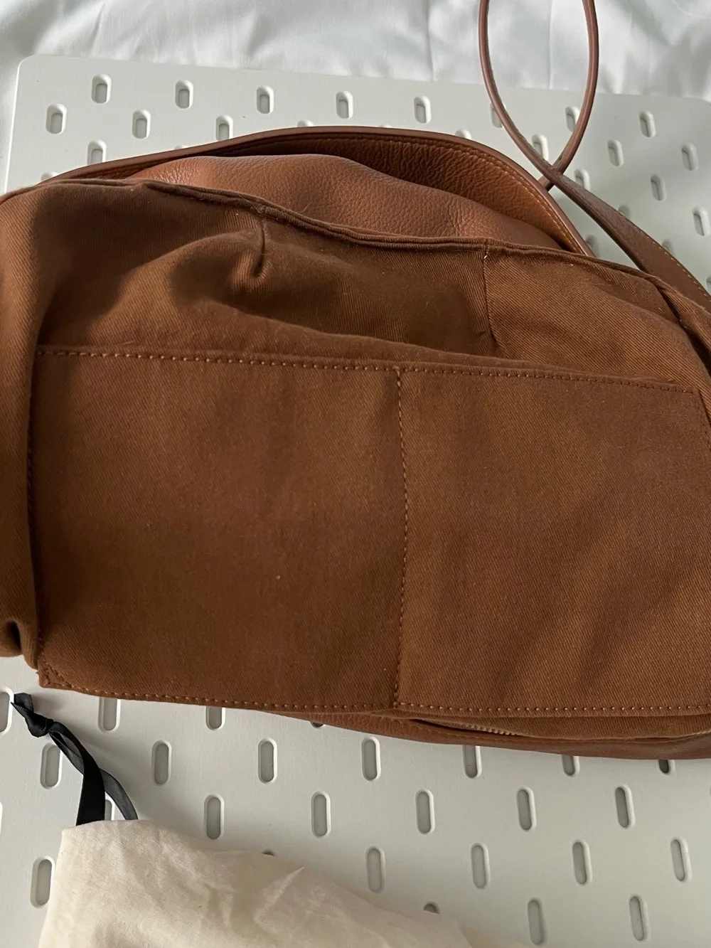 Quince Sloane Shoulder bag with Crossbody strap